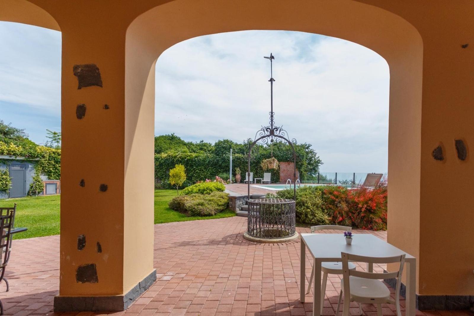 B&B Villa Etelka Aci Castello Buitenkant foto