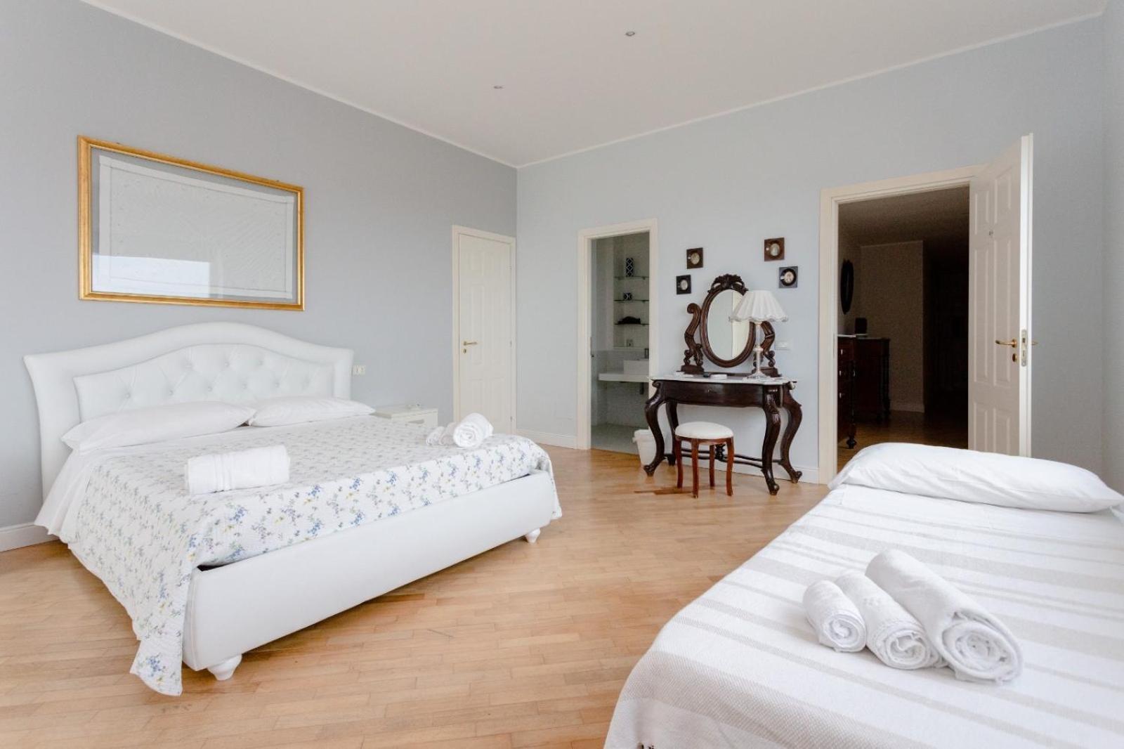 B&B Villa Etelka Aci Castello Buitenkant foto