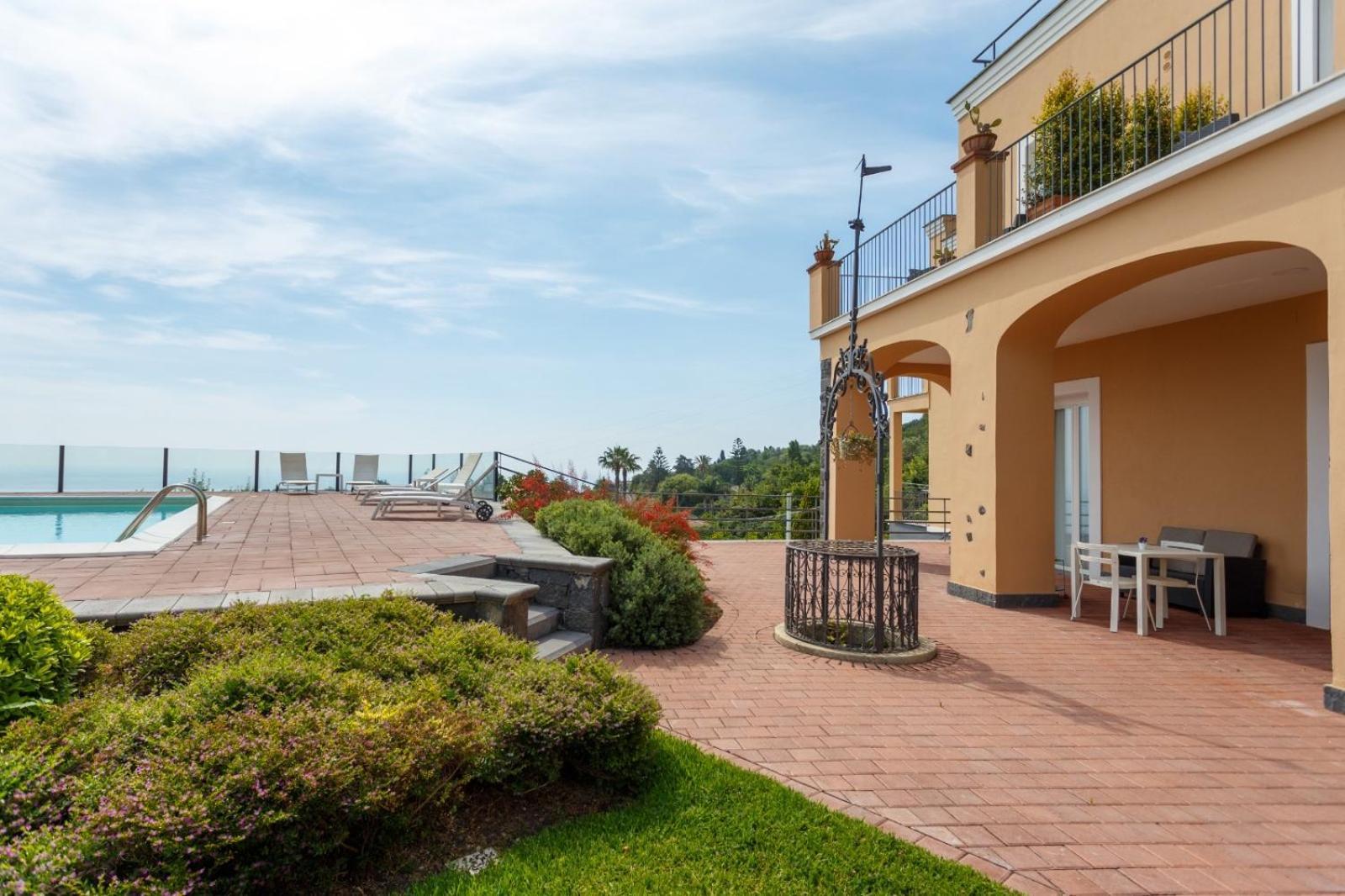 B&B Villa Etelka Aci Castello Buitenkant foto