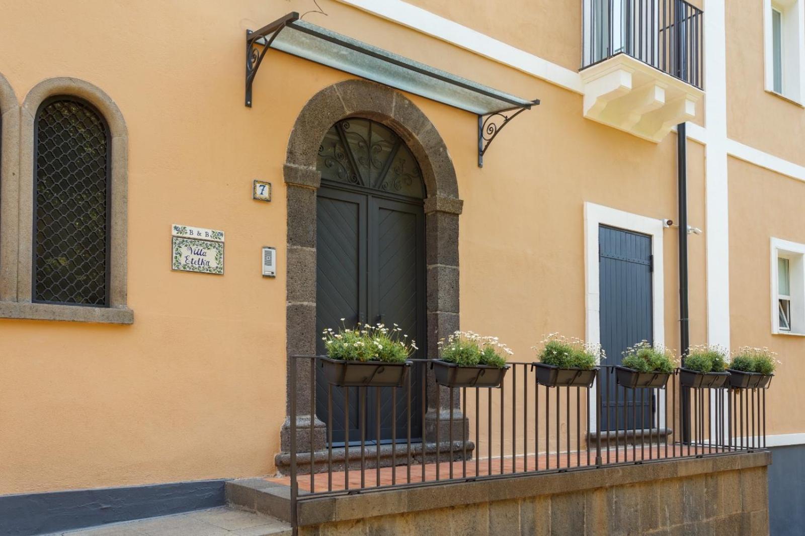 B&B Villa Etelka Aci Castello Buitenkant foto