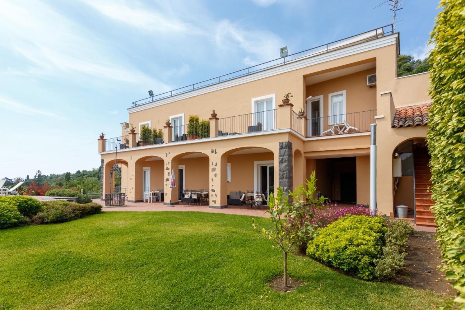 B&B Villa Etelka Aci Castello Buitenkant foto