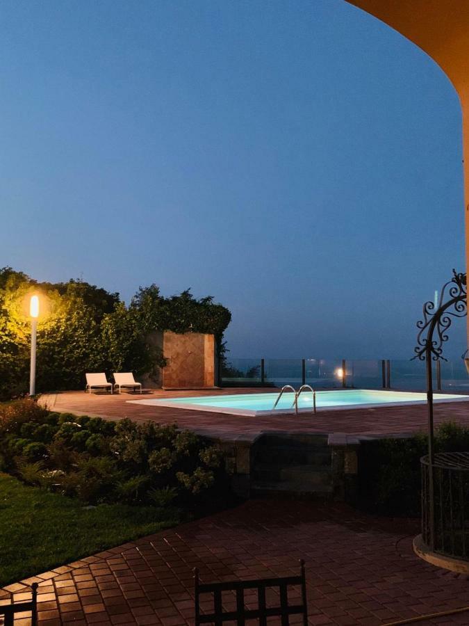 B&B Villa Etelka Aci Castello Buitenkant foto