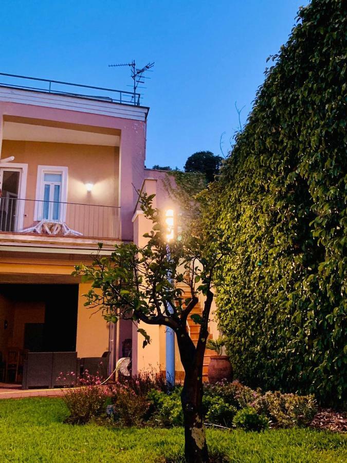 B&B Villa Etelka Aci Castello Buitenkant foto